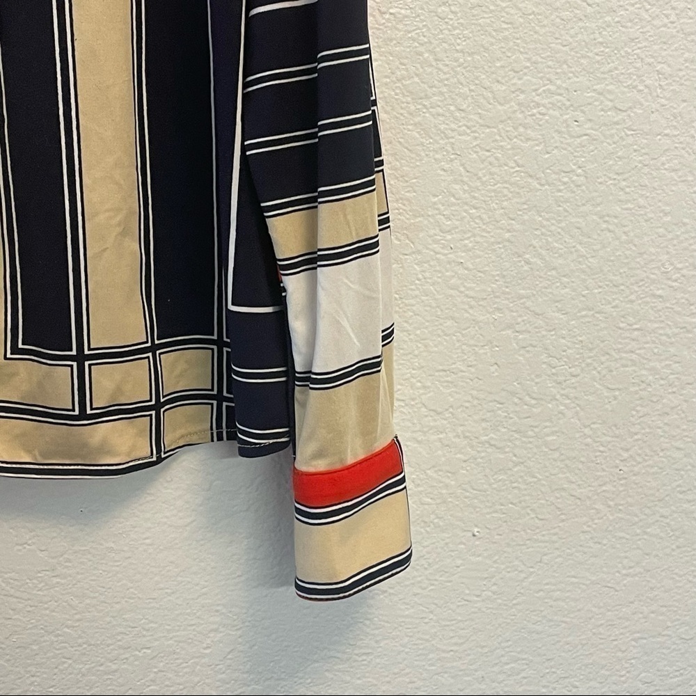 BCBGMaxazria Button Down Retro Style Top. Size PXL - Picture 3 of 5